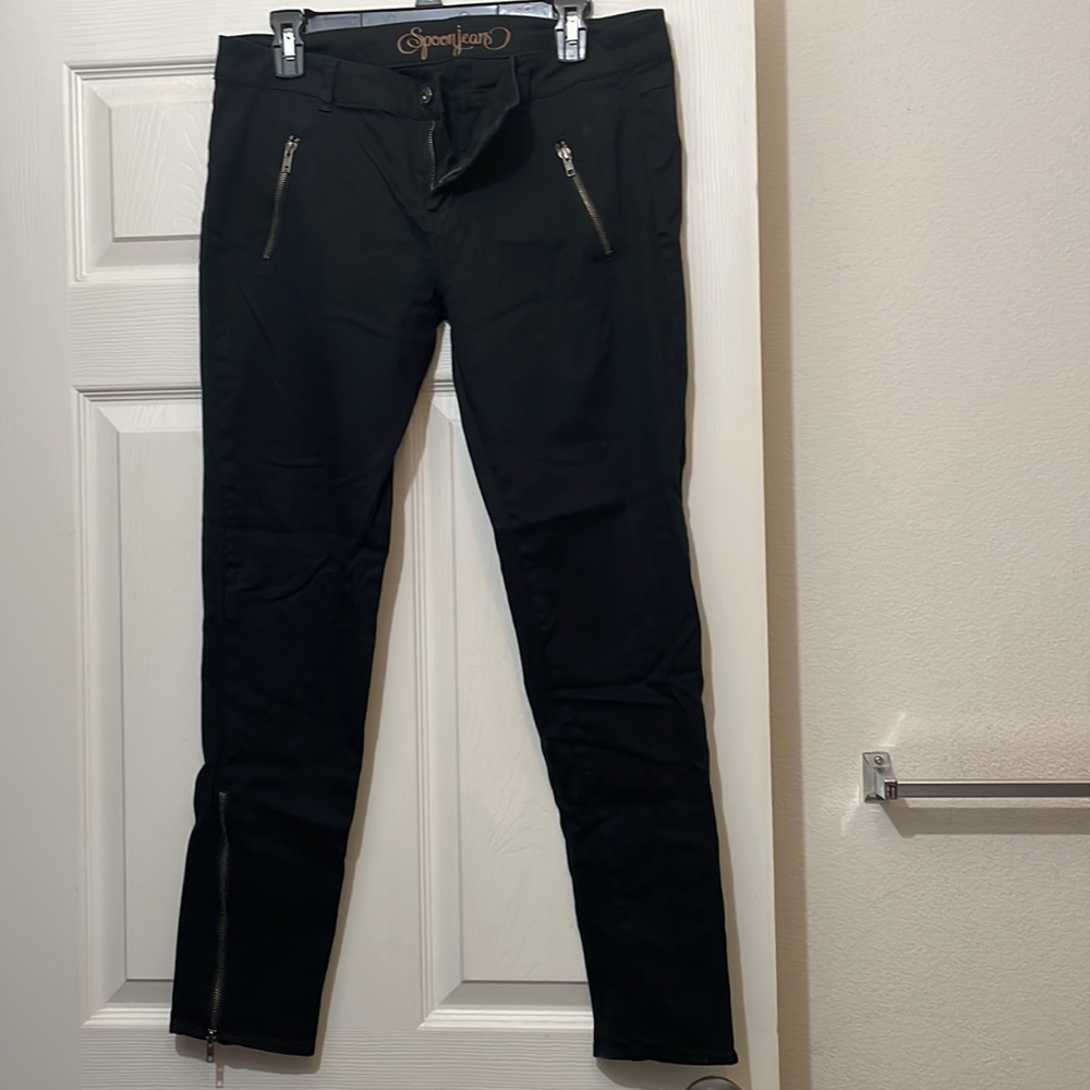 NWOT black skinny pants